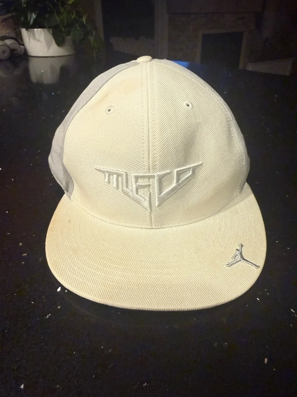 Jordan Carmelo Anthony Men's Cream White Logo Snapback Hat